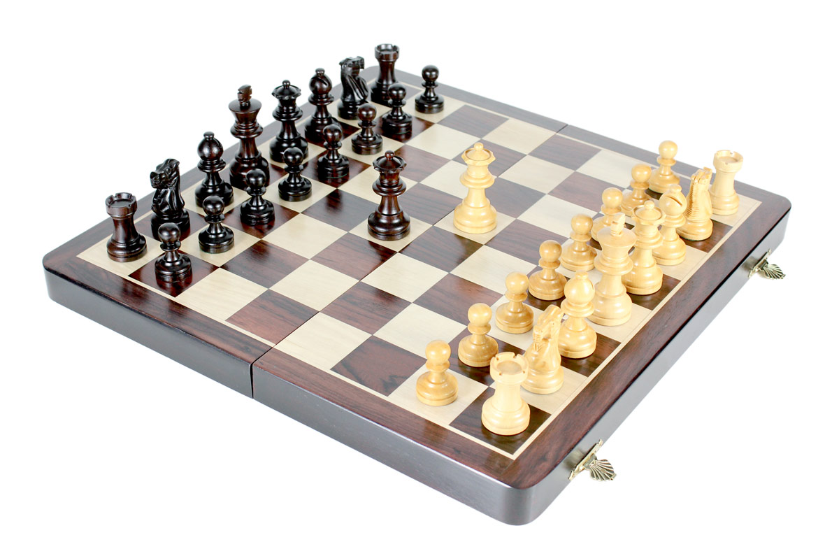16" Folding chess board. King Height - 3" (76 mm) King Base - 1.26" (32 mm)
